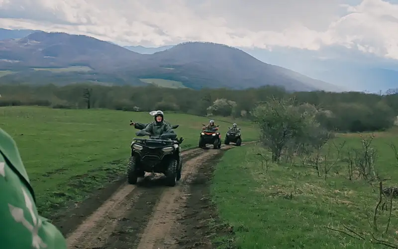 Лес под хребтом Унакоз на маршруте «Старый аул»
