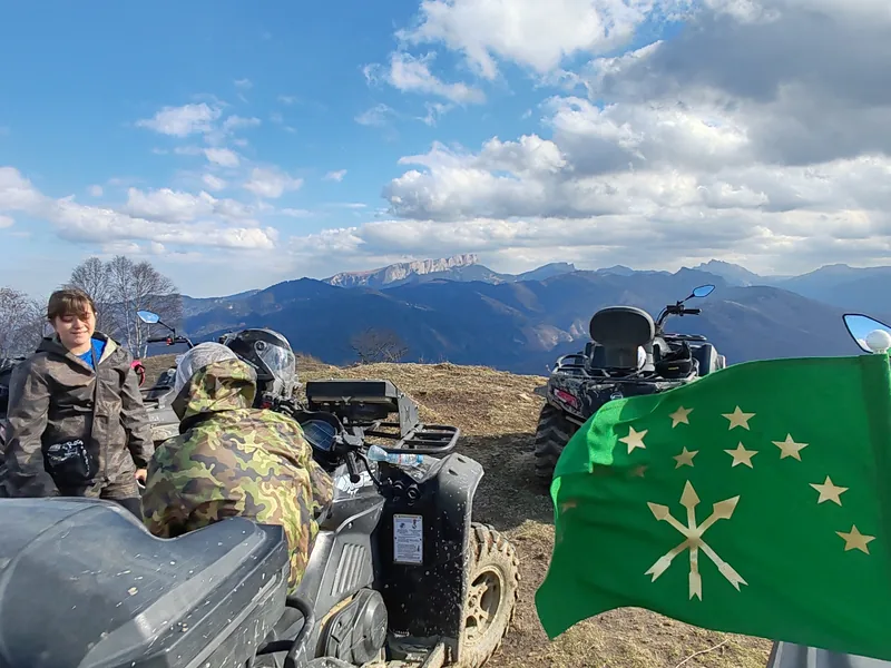 Альпийские луга по дороге к хребту Дудугуш, Адыгея
